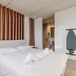 Hotel Coliving - Bord De Meuse - L'atelier De La Meuse