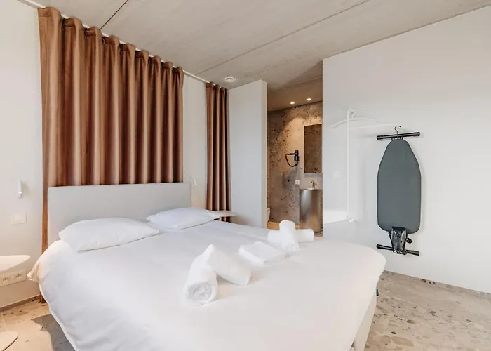 Hotel Coliving - Bord De Meuse - L'atelier De La Meuse