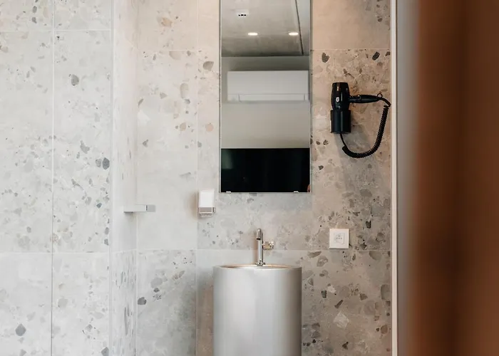 Hotel Coliving - Bord De Meuse - L'atelier De La Meuse Oupeye