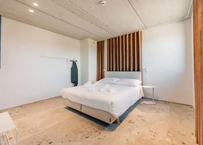 Hotel Coliving - Bord De Meuse - L'atelier De La Meuse