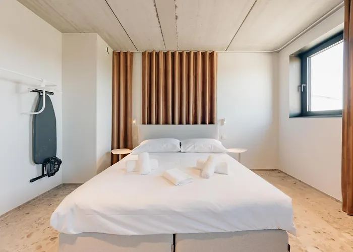 Coliving - Bord De Meuse - L'atelier De La Meuse Hotel